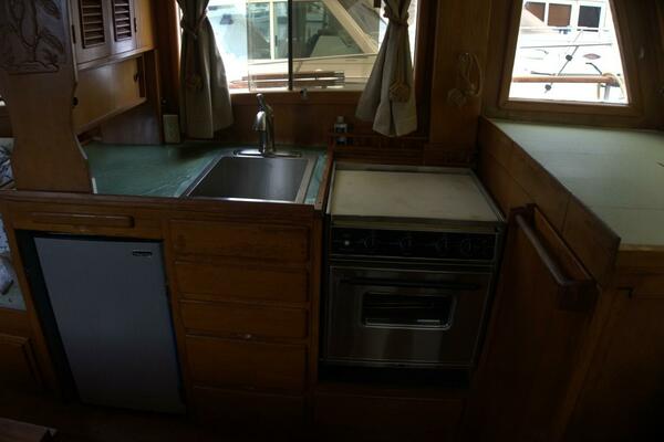 Lady mar 34ft Marine Trader Yacht For Sale