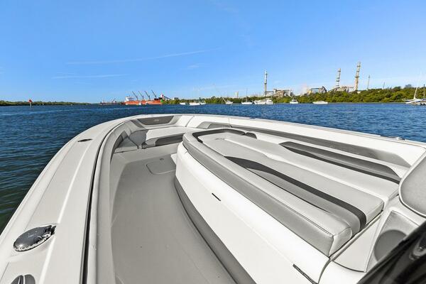 27ft ShearWater Yacht For Sale