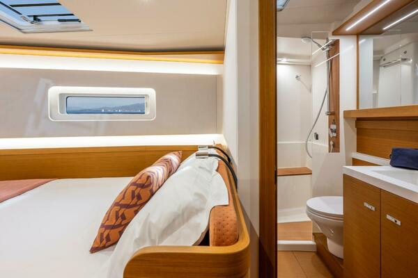 60ft Beneteau Yacht For Sale