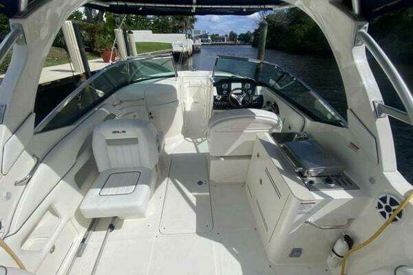 Photo of the 2010 Sea Ray 300 SLX
