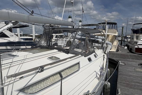 Photo of the 1998 Jeanneau 45.2 "Sea Bear"