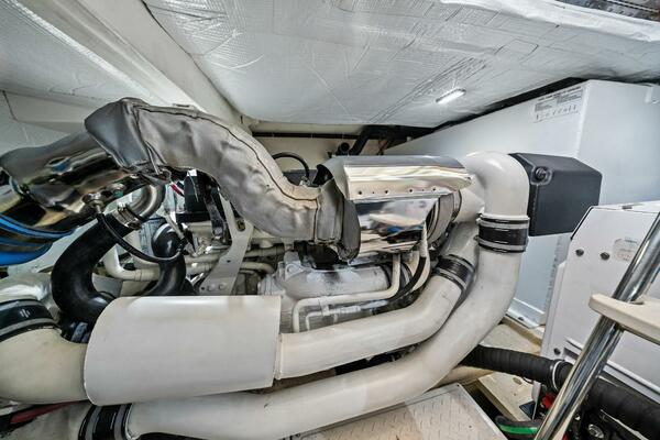 2016 Tiara Yachts 50 Flybridge - Engine Room 