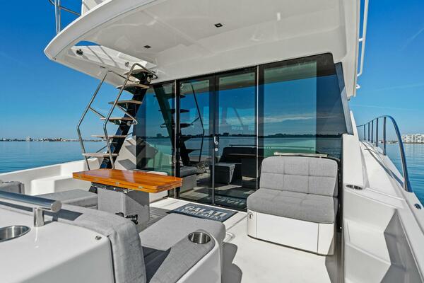 2016 Tiara Yachts 50 Flybridge