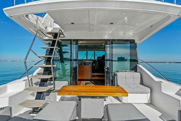 2016 Tiara Yachts 50 Flybridge