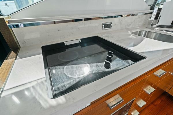 2016 Tiara Yachts 50 Flybridge - Galley