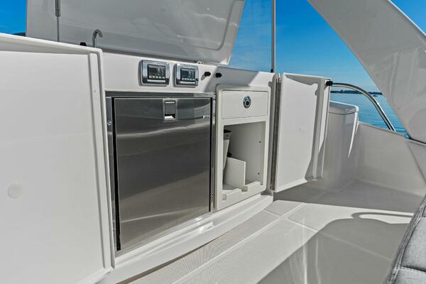 2016 Tiara Yachts 50 Flybridge