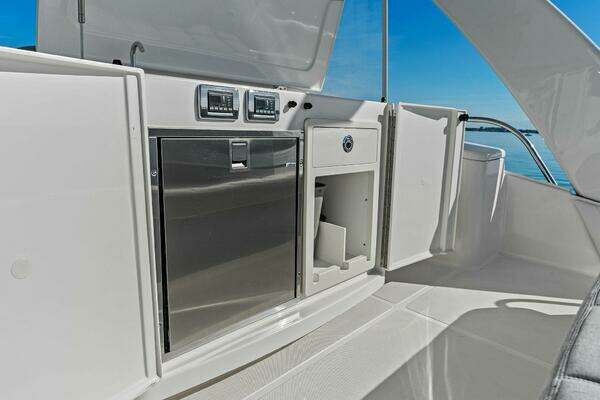 Tiara Yachts 50 Flybridge Yacht For Sale