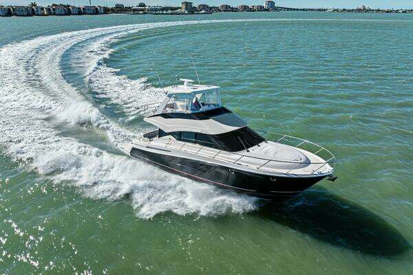 Tiara Yachts 50 Flybridge Yacht For Sale