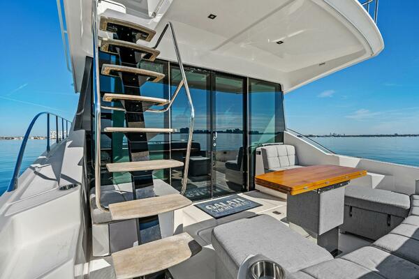 2016 Tiara Yachts 50 Flybridge