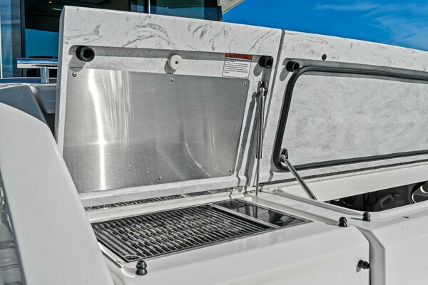 2016 Tiara Yachts 50 Flybridge