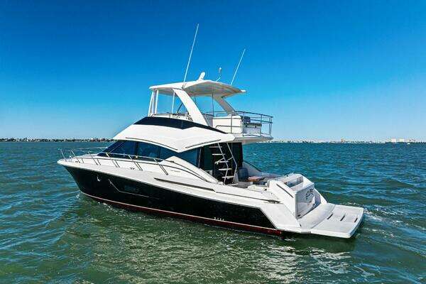 Tiara Yachts 50 Flybridge Yacht For Sale