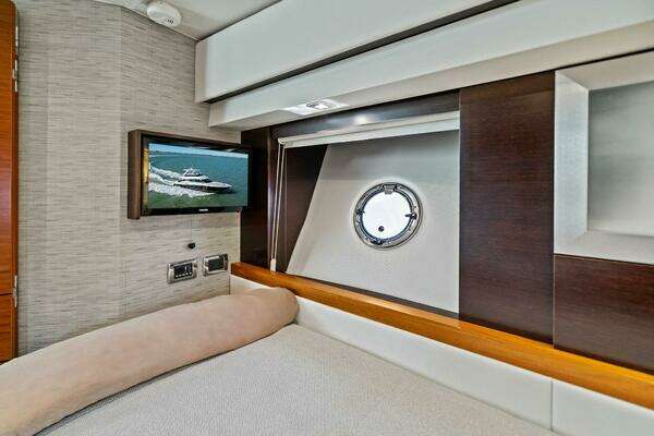 Tiara Yachts 50 Flybridge Yacht For Sale