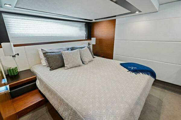 Tiara Yachts 50 Flybridge Yacht For Sale