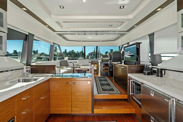 2016 Tiara Yachts 50 Flybridge - Galley