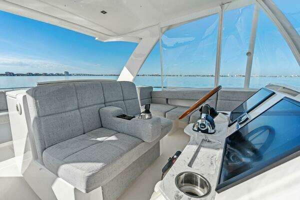 Tiara Yachts 50 Flybridge Yacht For Sale