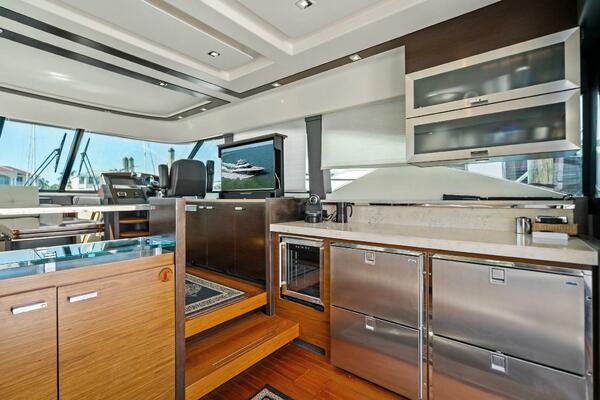 2016 Tiara Yachts 50 Flybridge - Galley