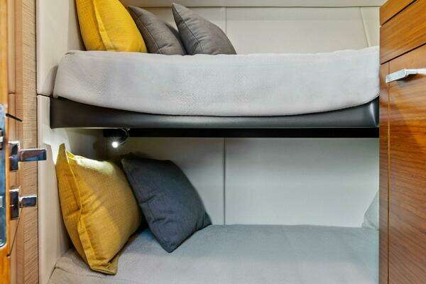 Tiara Yachts 50 Flybridge Yacht For Sale