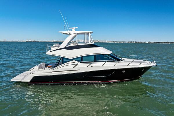 2016 Tiara Yachts 50 Flybridge - Profile