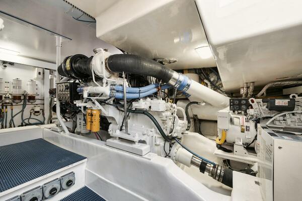 Ocean 73 UNCONQUERED - Engine Room