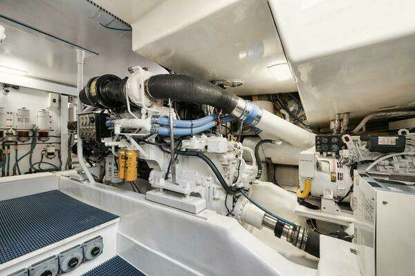 Ocean 73 Super Sport Yacht For Sale