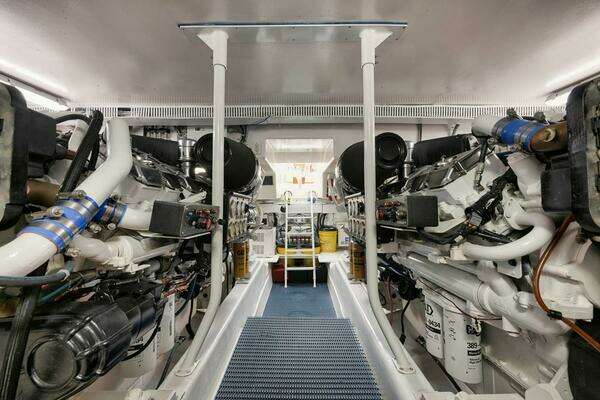 Ocean 73 Super Sport Yacht For Sale