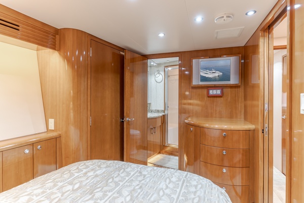 BRAINWAVE 54ft Hatteras Yacht For Sale