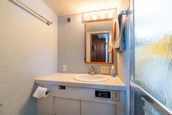 EVEN KEEL 53ft Hatteras Yacht For Sale