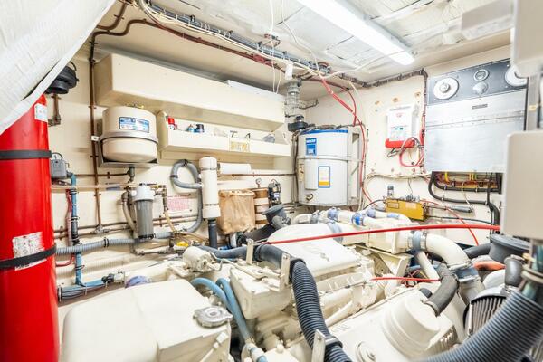 EVEN KEEL 53ft Hatteras Yacht For Sale