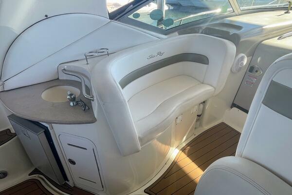 Islander 32ft Sea Ray Yacht For Sale