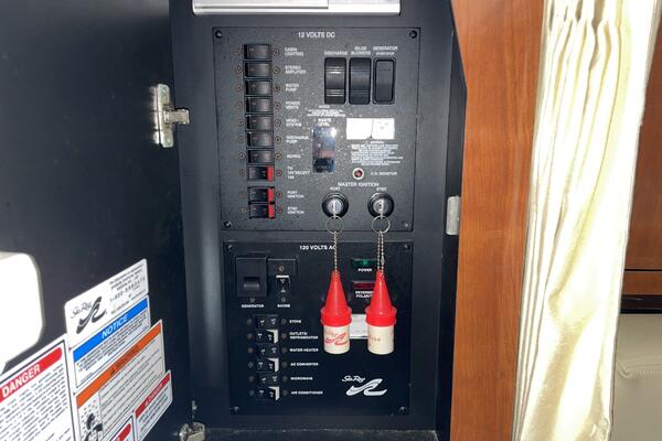 Islander 32ft Sea Ray Yacht For Sale