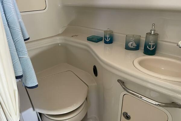 Islander 32ft Sea Ray Yacht For Sale