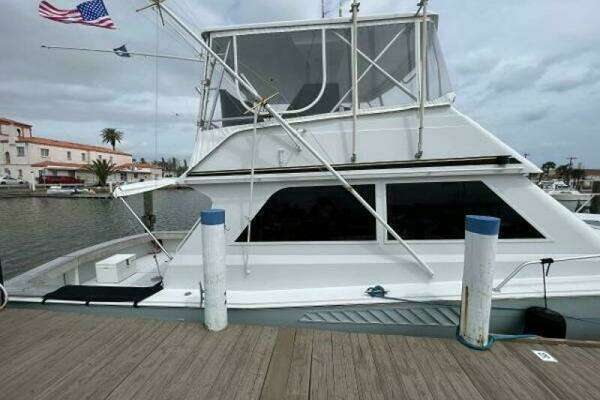 Photo of the 1991 Viking Boats Convertible "Kelly Lynn"