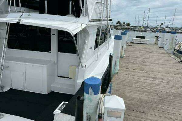 Photo of the 1991 Viking Boats Convertible "Kelly Lynn"