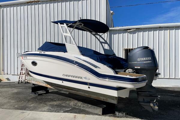 21ft Chaparral Yacht For Sale