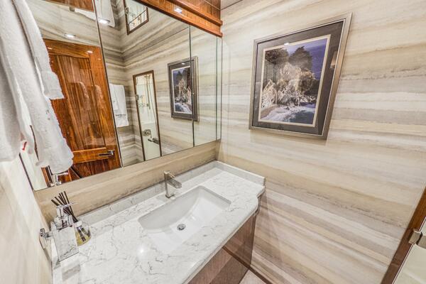 2021 Viking 92 Skybridge