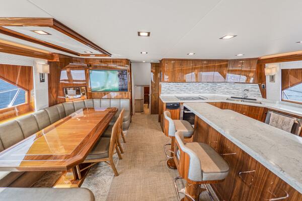 2021 Viking 92 Skybridge