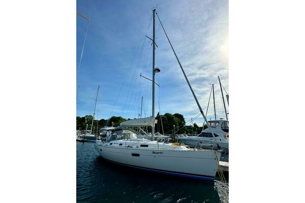 36ft Beneteau Yacht For Sale