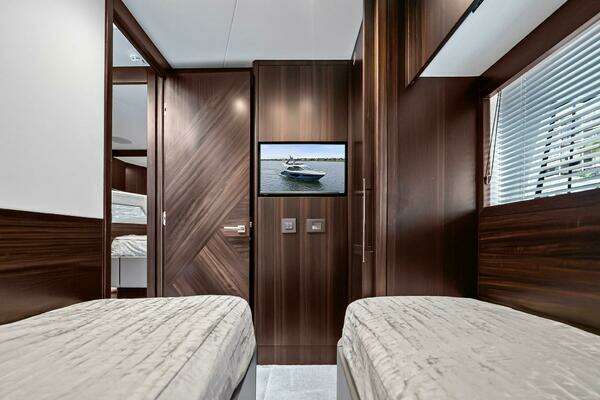 Sunseeker 55 Manhattan Yacht For Sale