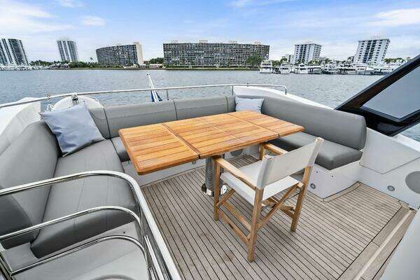 Sunseeker 55 Manhattan Yacht For Sale
