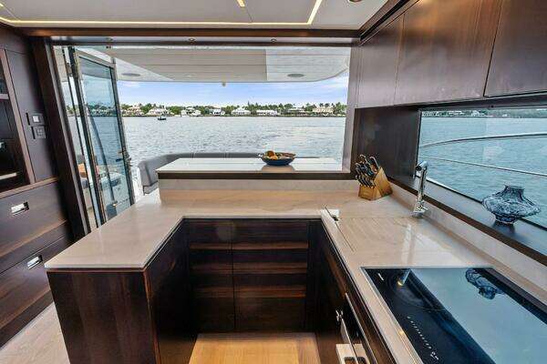 Sunseeker 55 Manhattan Yacht For Sale