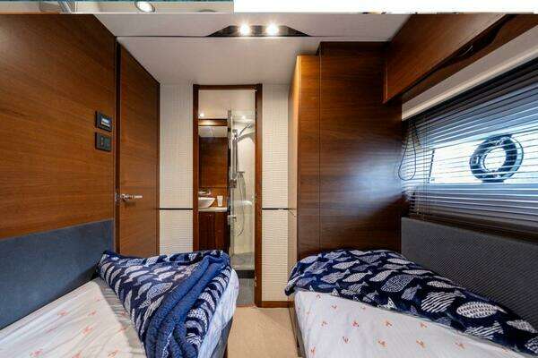 Princess S65 Yacht For Sale