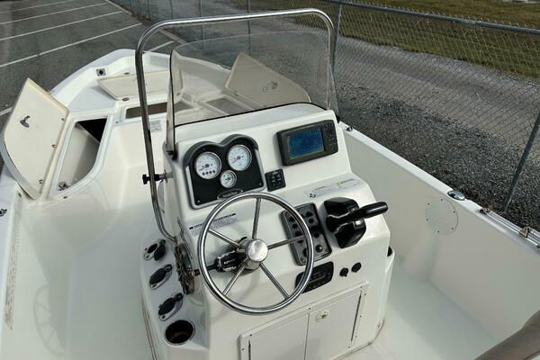 21ft NauticStar Yacht For Sale