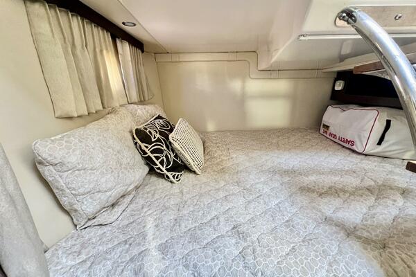 28ft Regal Yacht For Sale