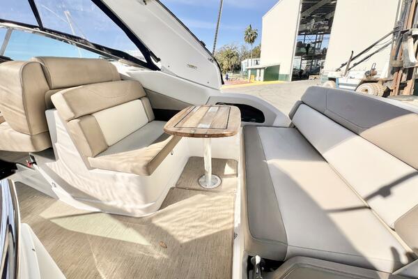 28ft Regal Yacht For Sale