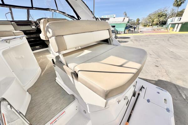 28ft Regal Yacht For Sale