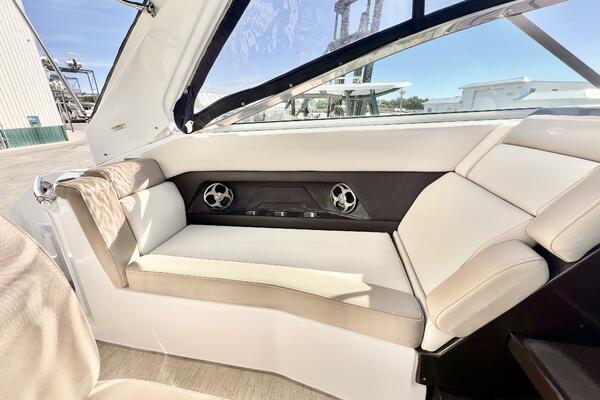 28ft Regal Yacht For Sale