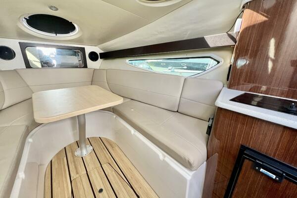 28ft Regal Yacht For Sale