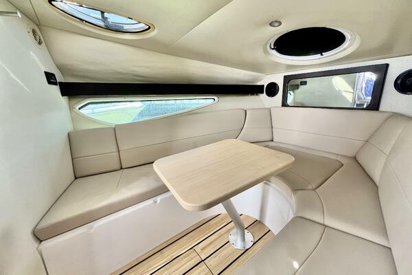 28ft Regal Yacht For Sale