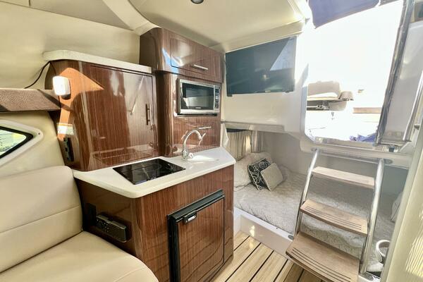 28ft Regal Yacht For Sale