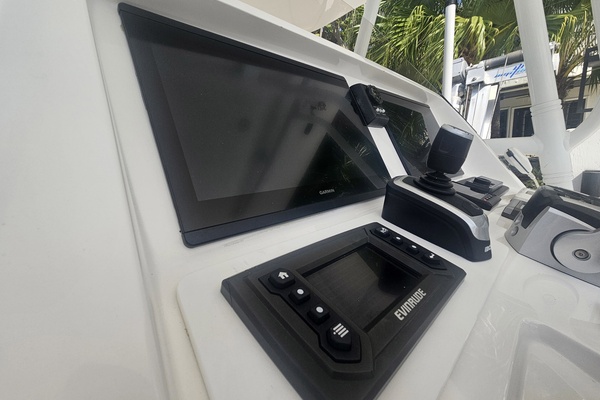 Quid Pro Quo 30ft Intrepid Yacht For Sale